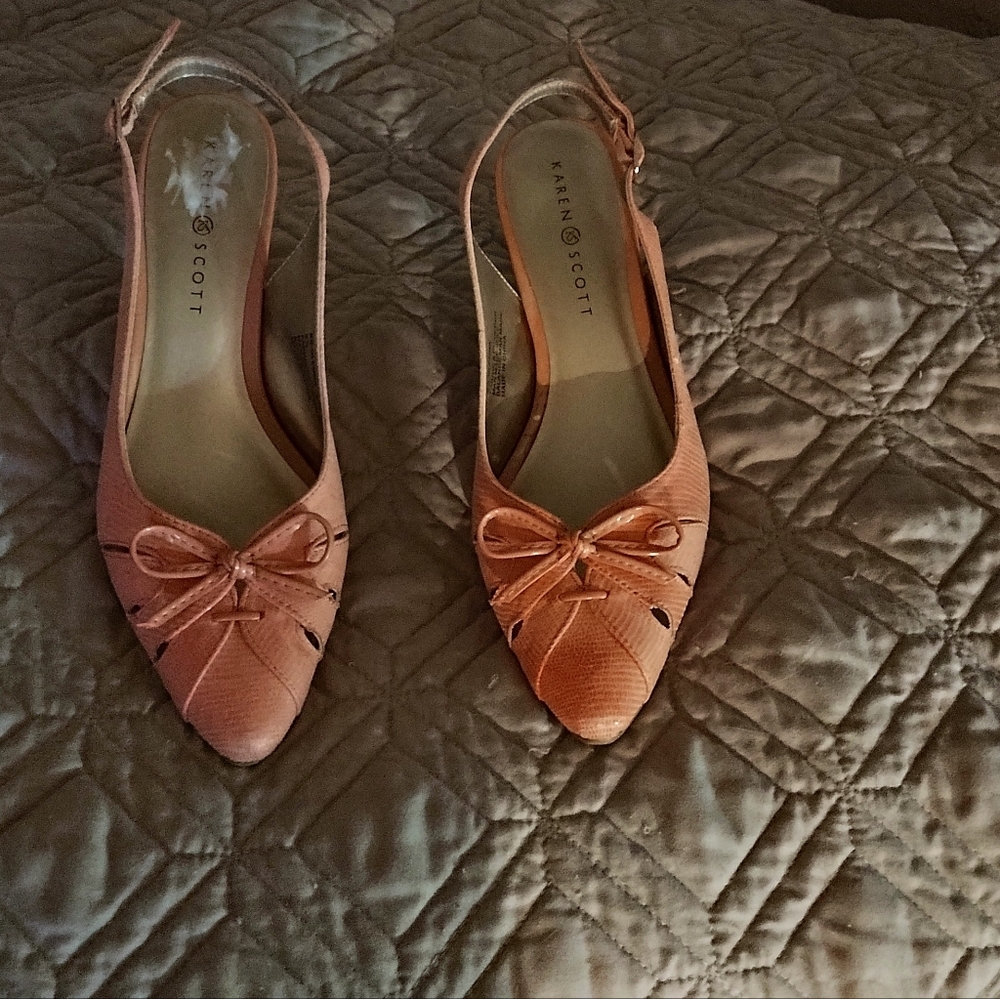 New Karen Scott Coral Slingback Heels With Embossed Texture